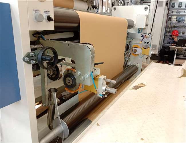 Yüksek Hızlı 200m / dak Otomatik Kağıt Rulo Kağıt Bardak Ekstrüzyon Laminasyon Makinesi 2