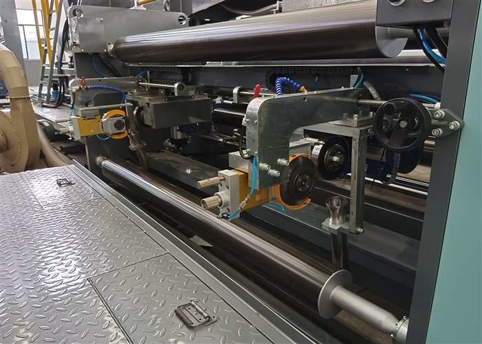 Kapasite 200 - 400 Kg/Hr Ekstrüzyon Kaplama Laminasyon Makinesi Max. Kaplama Hızı 200 M/Min