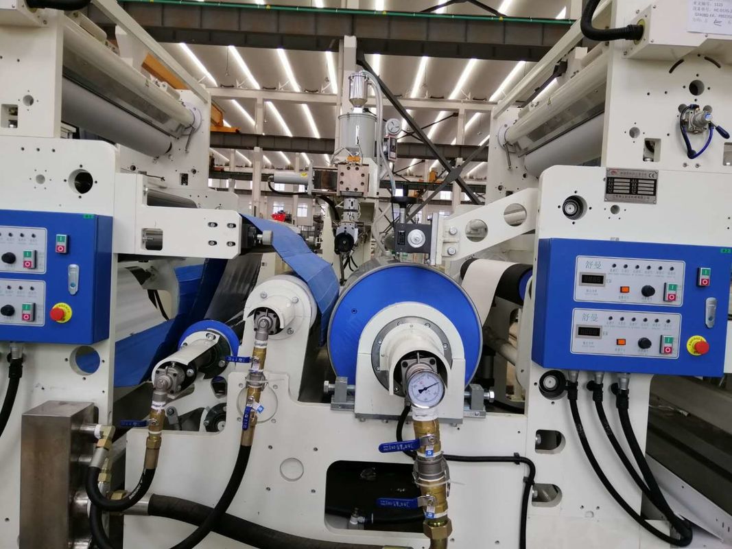 Beyaz ve mavi Özel Vida Tasarımlı Otomatik Yüksek Performanslı Ekstruder Plastik Laminasyon Makinesi